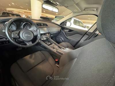 Jaguar F-Pace 2.0D 180cv PURE Nero usata Genova