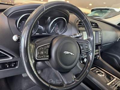 Jaguar F-Pace 2.0D 180cv PURE Nero usata Genova