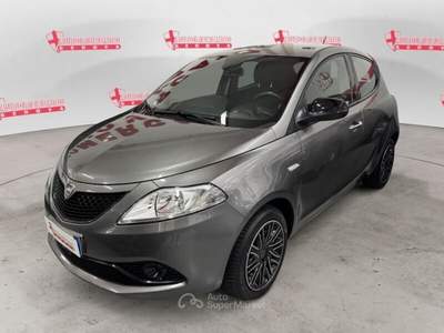 Lancia Ypsilon 1.2 69 CV 5 porte Gold Grigio usata Genova