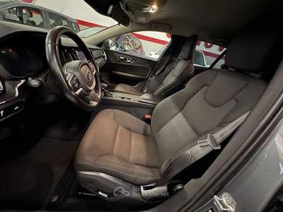 Volvo V60 D3 AWD Geartronic Momentum PER OPERATORI DEL SETTORE Grigio usata Genova