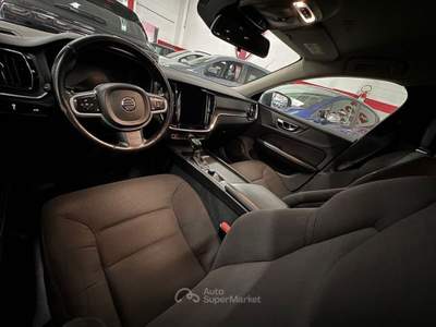 Volvo V60 D3 AWD Geartronic Momentum PER OPERATORI DEL SETTORE Grigio usata Genova