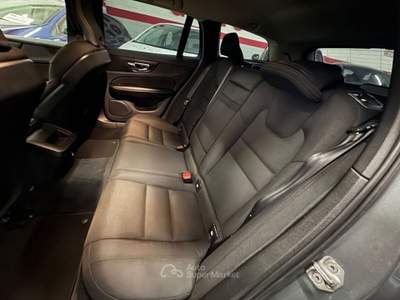 Volvo V60 D3 AWD Geartronic Momentum PER OPERATORI DEL SETTORE Grigio usata Genova