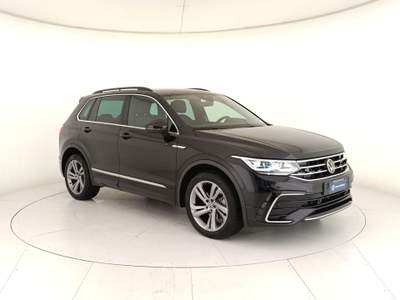 Volkswagen Tiguan 2.0 tdi r-line 4motion 150cv dsg Nero usata Bari