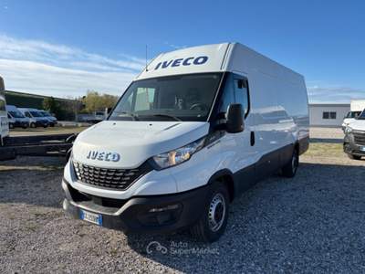Iveco Daily 35S14V 2.3 HPT GRAN VOLUME Bianco usata Gemona del Friuli