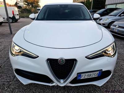 Alfa Romeo Stelvio 2.2 Turbodiesel 160 CV AT8 RWD Sport-Tech Bianco usata Trevi