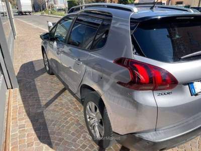 Peugeot 2008 1.6 Bluehdi Black Matt 100cv Grigio usata Como