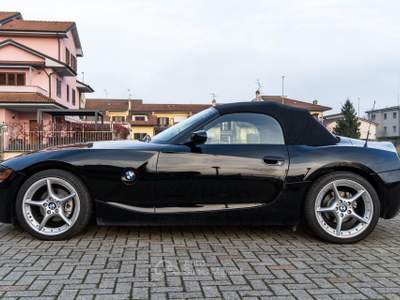 BMW Z4 2.2 170CV FULL OPTIONAL - CAMBIO AUTOMATICO Nero usata Castiraga Vidardo