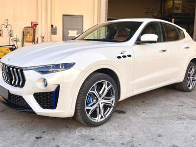 Maserati Levante Launch Edition One of 200 MHEV 330 CV Bianco usata Roma