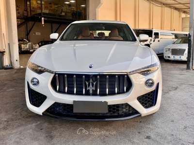 Maserati Levante Launch Edition One of 200 MHEV 330 CV Bianco usata Roma