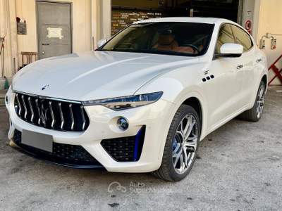 Maserati Levante Launch Edition One of 200 MHEV 330 CV Bianco usata Roma