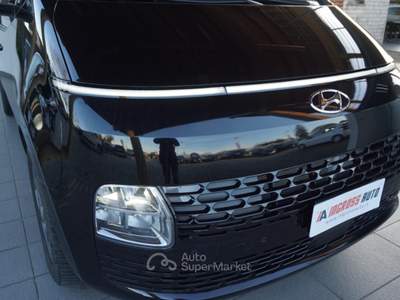 Hyundai Staria 2.2 MT 2WD 9 posti Wagon Nero usata Pordenone