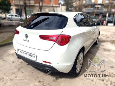 Alfa Romeo Giulietta 2.0 jtdm(2) Distinctive 140cv Bianco usata Rende