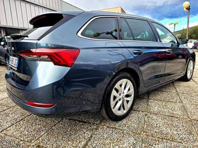 Skoda Octavia 1.5 G-TEC DSG Wagon Style Grigio usata Trevi