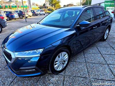 Skoda Octavia 2.0 TDI EVO SCR Wagon Ambition Blu/Azzurro usata Trevi