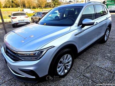 Volkswagen Tiguan 2.0 TDI 150 CV SCR DSG Life Argento usata Trevi