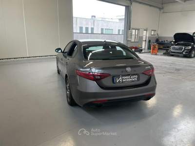 Alfa Romeo Giulia 2.2 TURBODIESEL 160CV AT8 BUSINESS  *ALLUVIONATA* Grigio usata Megliadino San Vitale
