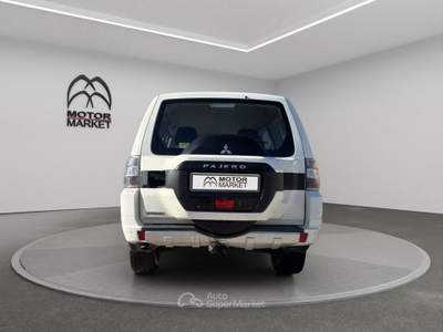 Mitsubishi Pajero 3.2 DI-D Common Rail Intense Auto Bianco usata Roma