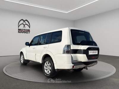 Mitsubishi Pajero 3.2 DI-D Common Rail Intense Auto Bianco usata Roma