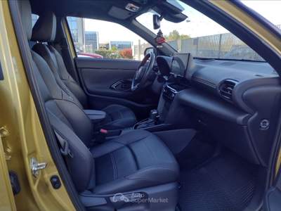 Toyota Yaris Cross  1.5 hybrid 5p. e-cvt premiere Giallo usata Pisa
