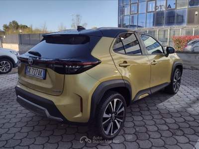Toyota Yaris Cross  1.5 hybrid 5p. e-cvt premiere Giallo usata Pisa