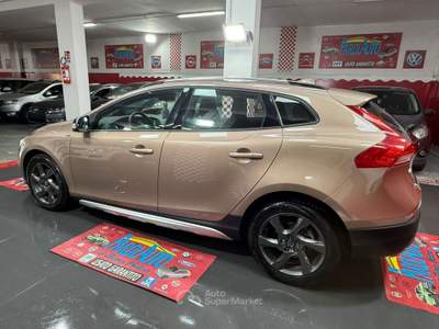 Volvo V40 Cross Country 1.6 114cv - 2014 Marrone usata Giugliano in Campania