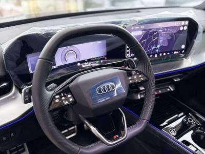 Audi Q3 Sportback 35tdi Identity Black 2026 km0|tetto+pelle totale| Grigio usata San Felice a Cancello