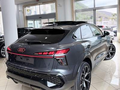 Audi Q3 Sportback 35tdi Identity Black 2026 km0|tetto+pelle totale| Grigio usata San Felice a Cancello