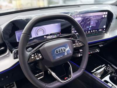 Audi Q3 Sportback 35tdi Identity Black 2026 km0|tetto+pelle totale| Grigio usata San Felice a Cancello