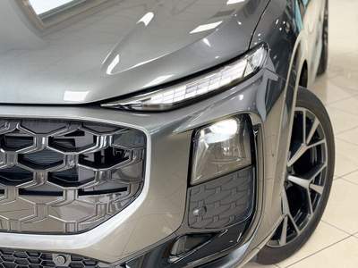 Audi Q3 Sportback 35tdi Identity Black 2026 km0|tetto+pelle totale| Grigio usata San Felice a Cancello