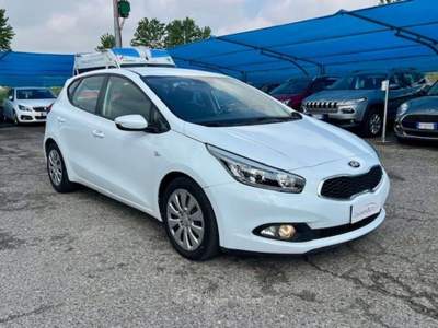 Kia Ceed 1.6 CRDi 110 CV 5 porte Cool Bianco usata Borgo San Giacomo