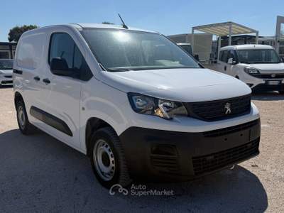 Peugeot Partner 3 posti Bianco usata Aprilia