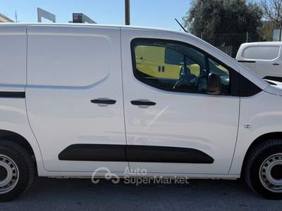 Peugeot Partner 3 posti Bianco usata Aprilia