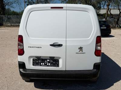 Peugeot Partner 3 posti Bianco usata Aprilia