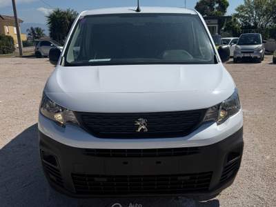 Peugeot Partner 3 posti Bianco usata Aprilia