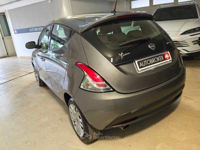 Lancia Ypsilon Ypsilon 1.0 FireFly 5 porte S&S Hybrid Gold Grigio usata RENDE