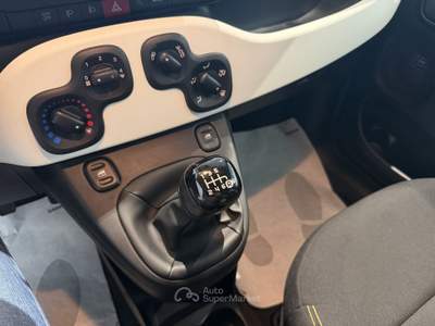 Fiat Panda 1.0 FireFly 70cv S&S Hybrid Pandina Nero usata Salerno