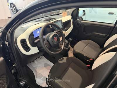 Fiat Panda 1.0 FireFly 70cv S&S Hybrid Pandina Nero usata Salerno