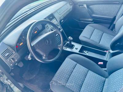 Mercedes-Benz Classe C C 180 cat Sport Verde usata Rosta