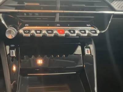 Peugeot 208 208 PureTech 100 Stop&Start 5 porte Allure Nero usata Venezia