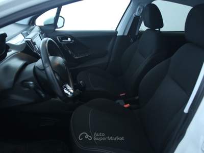 Peugeot 208 Active BlueHDi 75cv Bianco usata Feltre