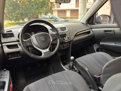 Suzuki Swift 5 porte B-Cool Bi-Color 75 cv Nero usata SANTERAMO IN COLLE