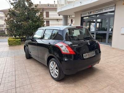 Suzuki Swift 5 porte B-Cool Bi-Color 75 cv Nero usata SANTERAMO IN COLLE