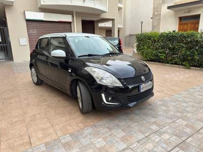 Suzuki Swift 5 porte B-Cool Bi-Color 75 cv Nero usata SANTERAMO IN COLLE