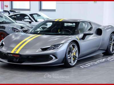 Ferrari 296 296 GTB|FULL CARBON SPEC|LIVREA GIALLO MODENA Grigio usata Vergiate