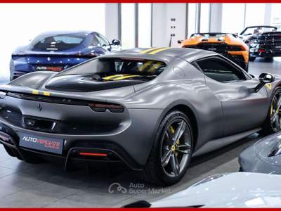 Ferrari 296 296 GTB|FULL CARBON SPEC|LIVREA GIALLO MODENA Grigio usata Vergiate