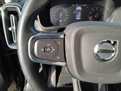 Volvo XC40 1.5 T2 Momentum Pro Geartronic Nero usata Lucca