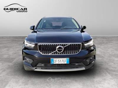 Volvo XC40 1.5 T2 Momentum Pro Geartronic Nero usata Lucca