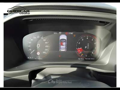 Volvo XC40 1.5 T2 Momentum Pro Geartronic Nero usata Lucca