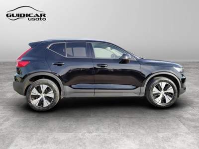 Volvo XC40 1.5 T2 Momentum Pro Geartronic Nero usata Lucca