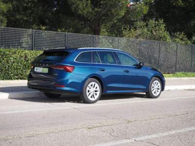 Skoda Octavia 1.5 G-TEC DSG Wagon Style Blu/Azzurro usata Bari